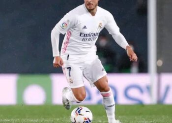Umukinyi Eden Hazard yahagaritse gukina