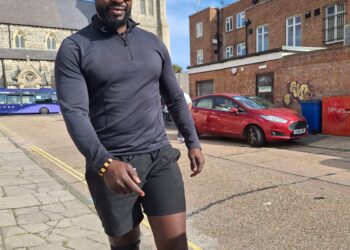 Warren Chebby yarungikiye ibikoresho abinonorera imitsi kuri Jardin Public