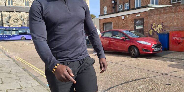 Warren Chebby yarungikiye ibikoresho abinonorera imitsi kuri Jardin Public