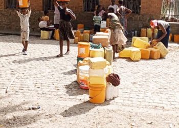 Muyinga; Abanyagihugu basaba kuronswa amazi meza
