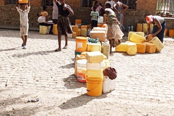 Muyinga; Abanyagihugu basaba kuronswa amazi meza