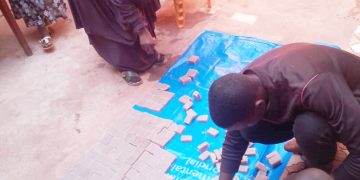 Bahisemwo guhingura ivyo bashora kugira bahangane n’ubukene bw’amafaranga mvamakungu